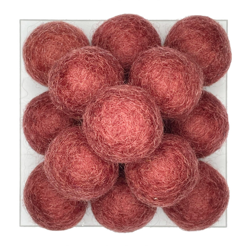 Viltbal-Feltball_Burgundy_20-R-57-W-19