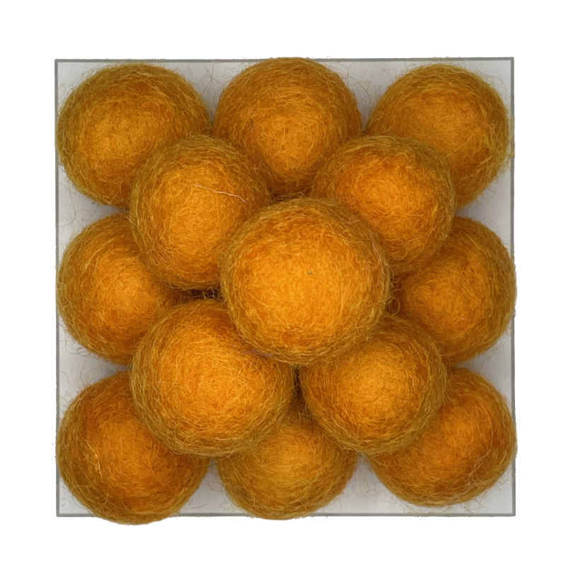 Viltbal-Feltball_LichtOranje_20-R-03-W-31